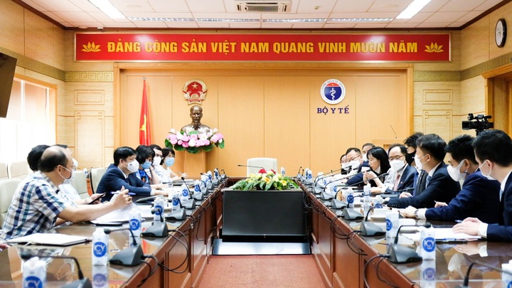 SK Group donates one million USD to Vietnam's vaccine fund - 2 SK Group donates one million USD to Vietnam's vaccine fund - 2