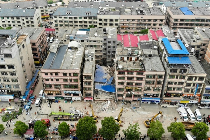 China building collapse death toll rises to 53 - 1