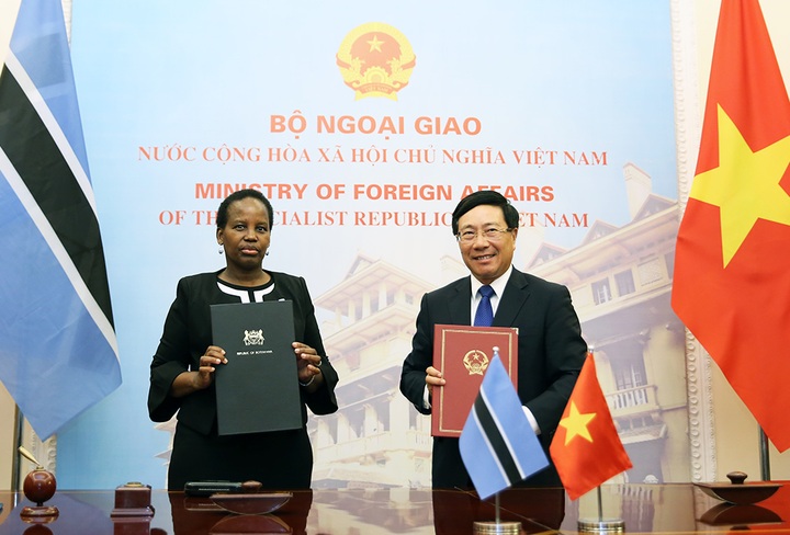 Vietnam, Botswana sign visa exemption agreement - 1