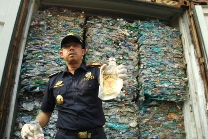 Indonesia returning hundreds of containers of waste to West - 1