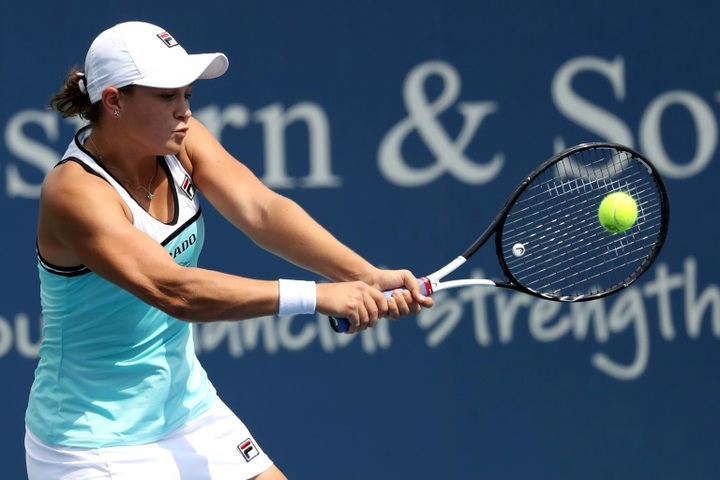 Barty reaches Cincy semis, Osaka retires with knee injury - 1 Barty reaches Cincy semis, Osaka retires with knee injury - 1