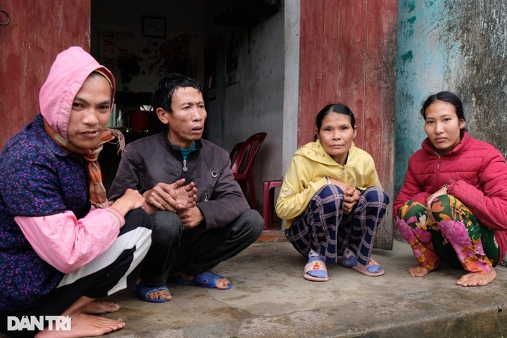 Poor man needs help to support mentally-ill children - 4