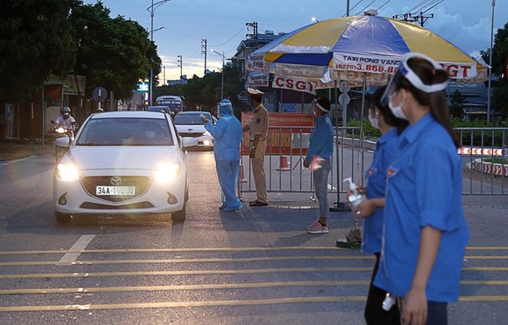 Hai Duong businesses resume operation - 1
