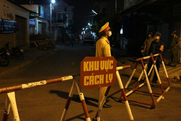Two streets in Binh Thuan quarantined following Covid-19 cases - 1