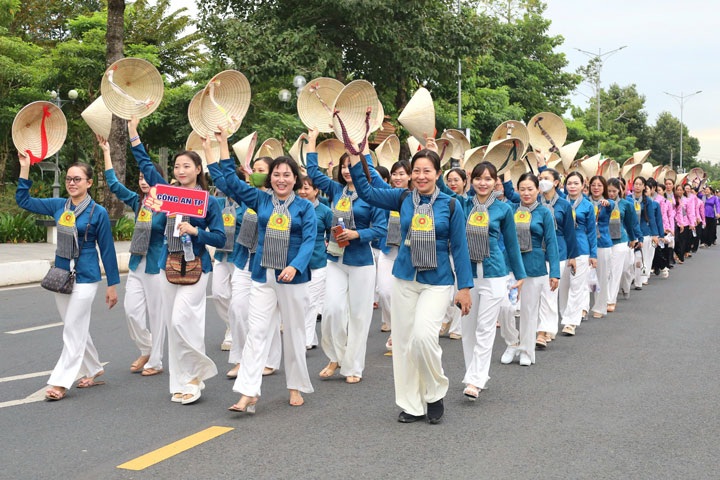 Women to join traditional costume festival - 1 Women to join traditional costume festival - 1