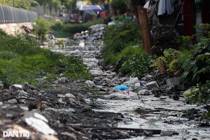 HCM City’s stagnant drainage project plague residents - 3 HCM City’s stagnant drainage project plague residents - 3