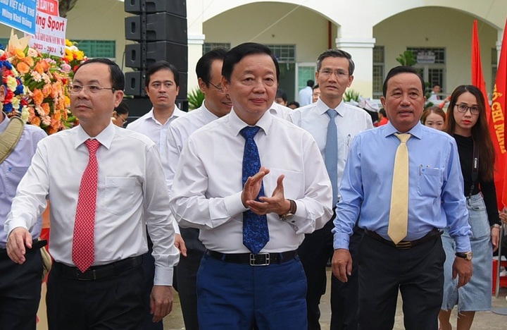 23 million students begin new school year - 5