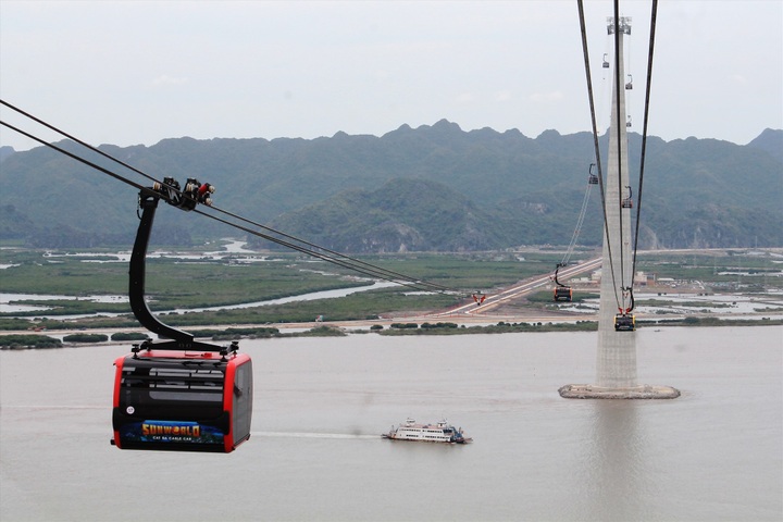 Cat Ba cable car investor posts USD33,000 losses a day - 1