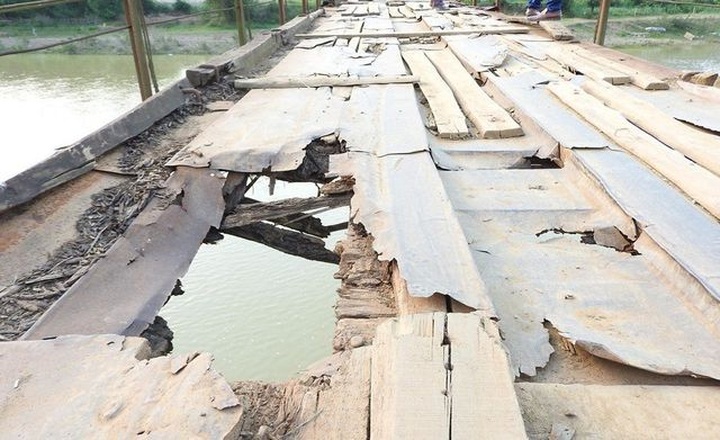 Deteriorated bridge poses deadly risks for poor locals - 3