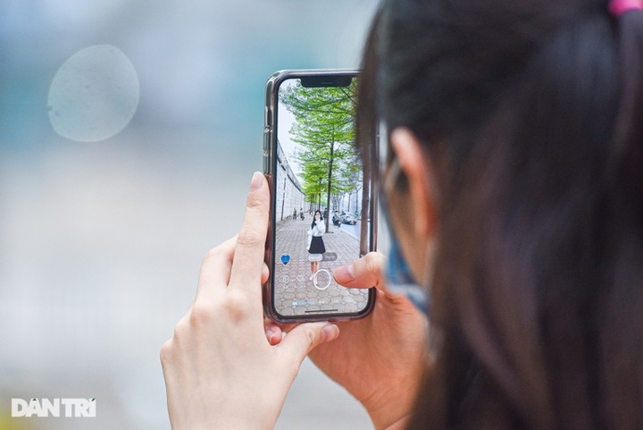 Hanoi street becomes attractive check-in destination - 6