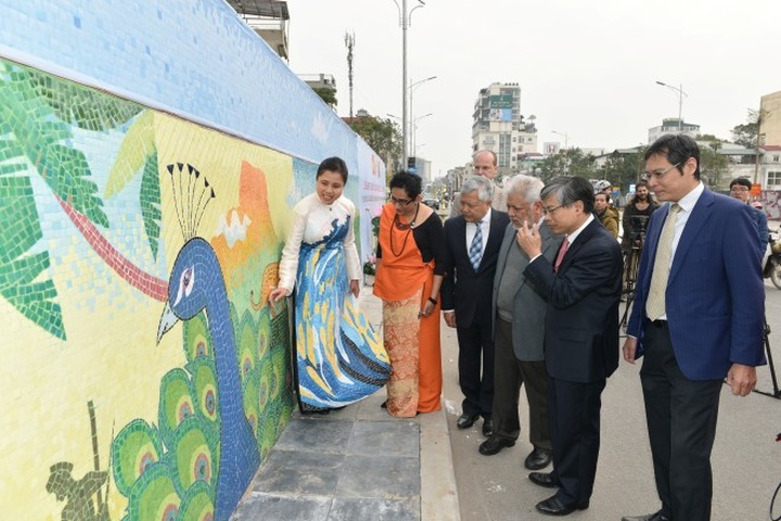 Mosaic reflecting Sri Lankan nature, culture inaugurated - 1