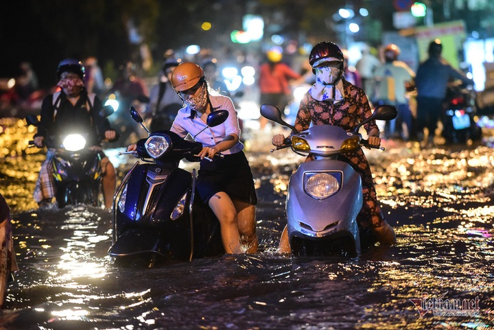 HCM City to face year’s highest tide - 1 HCM City to face year’s highest tide - 1