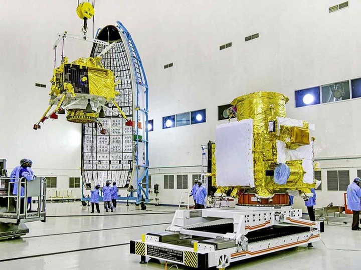 Low-cost Moon mission puts India among lunar pioneers - 1