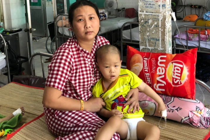 Ministry gives gifts to disadvantaged people - 5