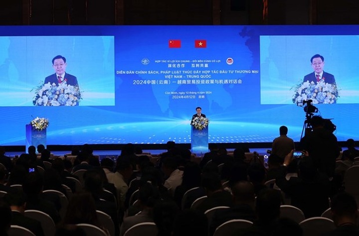 NA Chairman affirms support for cooperation between Vietnamese localities, China’s Yunnan - 1