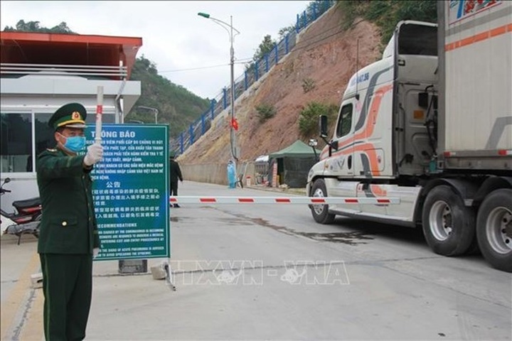 Vietnam, China look towards stronger trade ties - 1