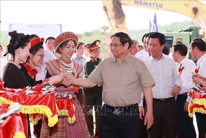 PM attends groundbreaking ceremony of Tuyen Quang-Ha Giang expressway - 1