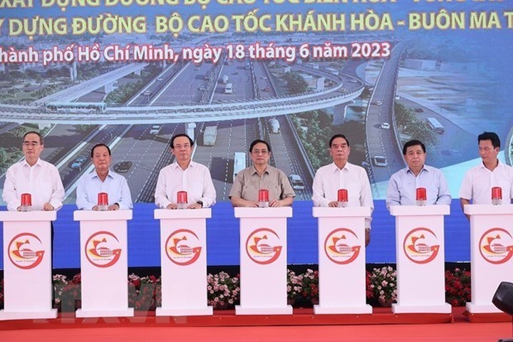 PM kicks off construction of important national transport projects - 1