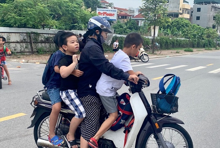 Parents worried over classroom shortage at schools - 1