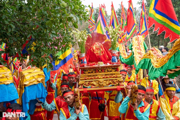 Vietnam’s largest pagoda crowded on Tet - 7
