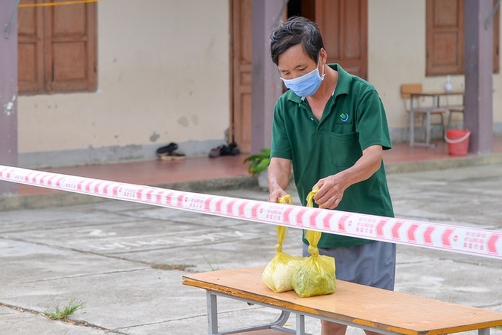 2,900 Nghe An workers returning from Covid-19-hit areas need help - 3