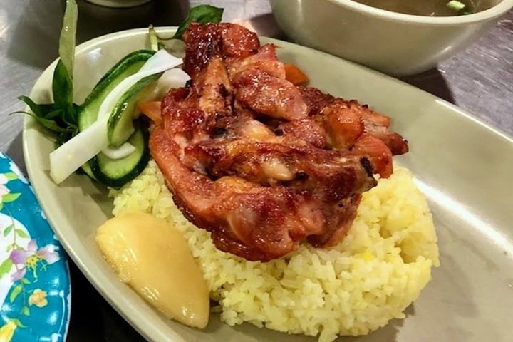 Poisonous bacteria found after Nha Trang restaurant mass food poisoning - 2