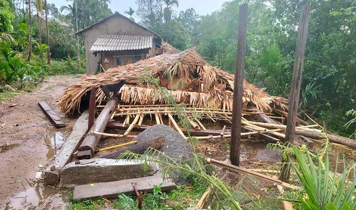 Hail damages dozens of houses in Nghe An - 2