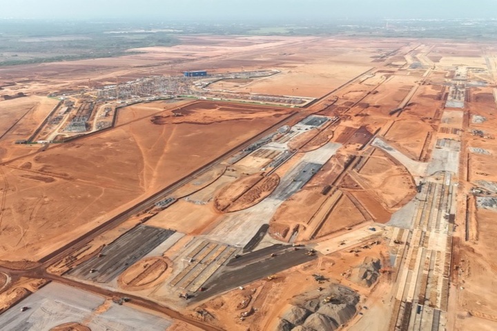 Second runway proposed for Vietnam's biggest airport - 1