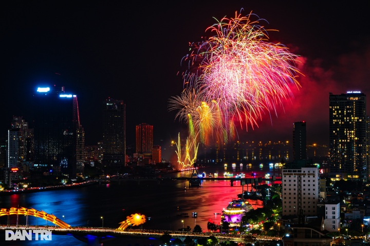 Finland, Vietnam kick off Da Nang firework festival - 1 Finland, Vietnam kick off Da Nang firework festival - 1