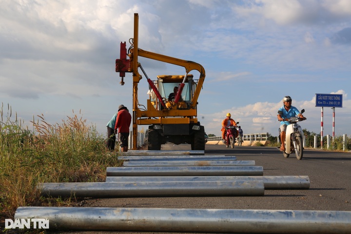 Newly-opened expressway remains incomplete - 8