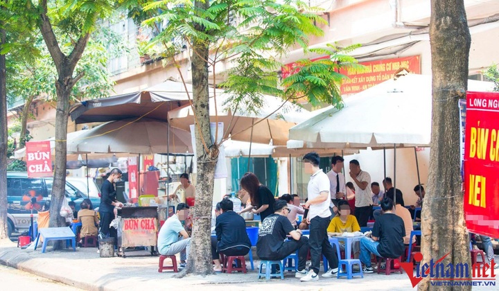 Hanoi pavement encroachment resurfaces - 1
