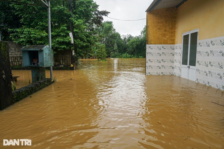 Flooding plagues central region - 7