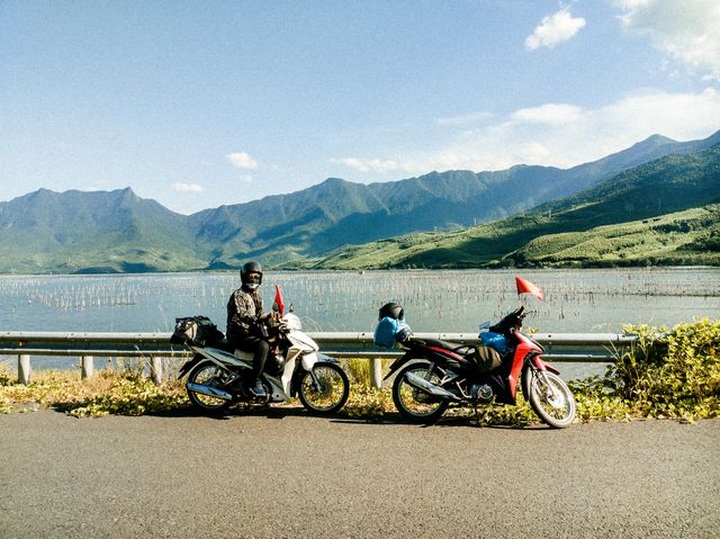 Hanoian releases north-south motorbike tour photo collection - 3