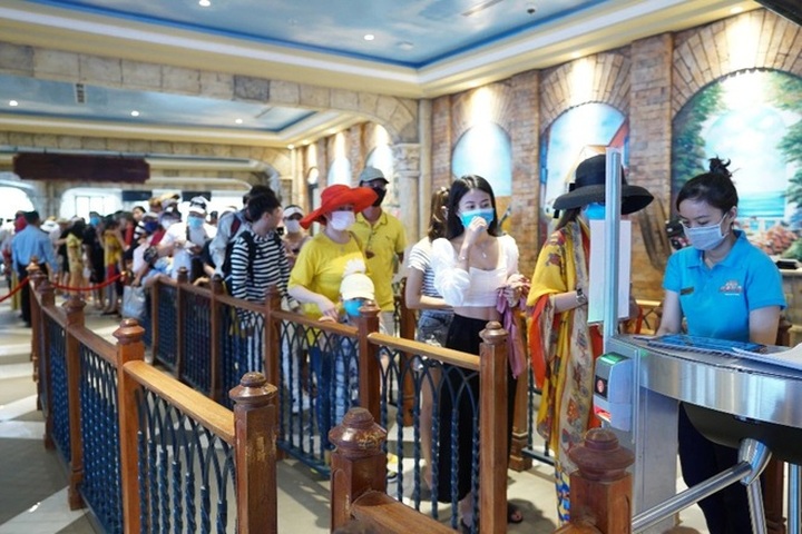 Visitors to Phu Quoc on the rise - 1