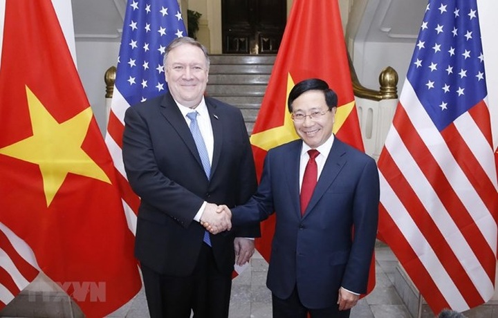Deputy PM Minh holds talks with US Secretary of State - 1