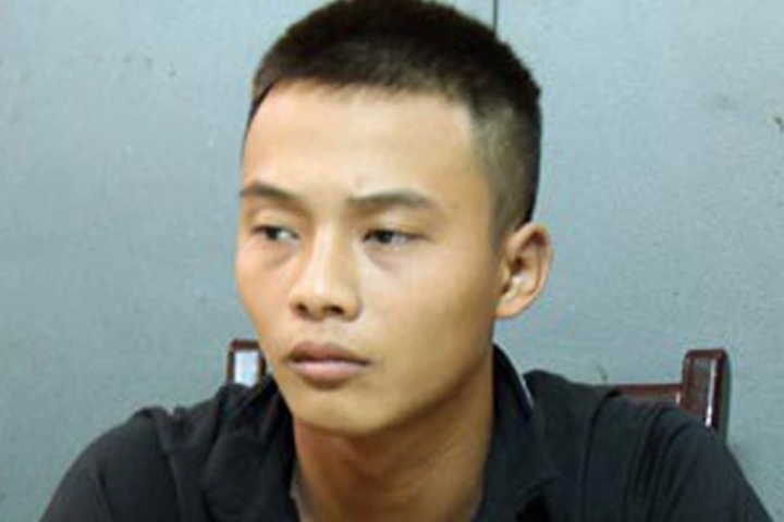 Police search for escaping prisoner - 1 Police search for escaping prisoner - 1