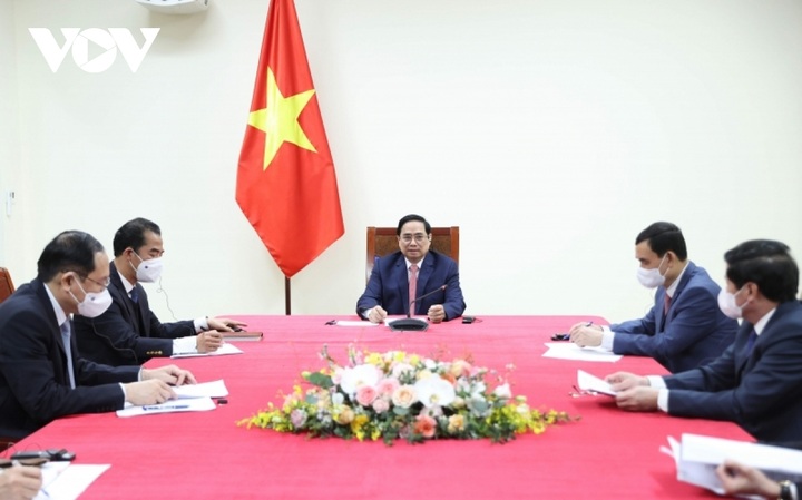 Vietnamese, Dutch PMs talk ways to boost comprehensive partnership - 1
