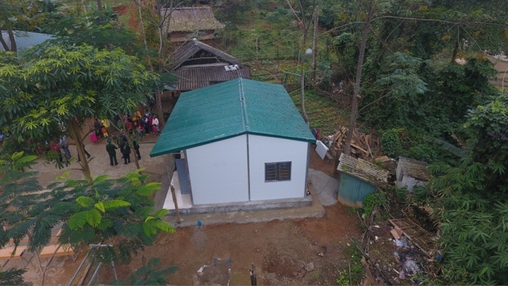 Dantri helps build staff rooms for teachers in mountainous areas - 4