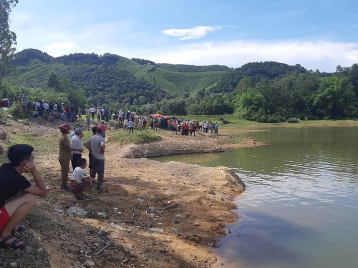 Five pupils drown in Nghe An dam - 1
