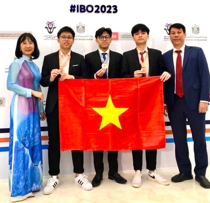 Three Vietnamese students win medals at International Biology Olympiad - 1 Three Vietnamese students win medals at International Biology Olympiad - 1