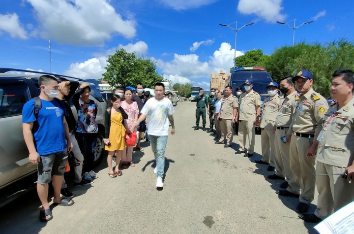 67 Vietnamese received from Cambodia - 1 67 Vietnamese received from Cambodia - 1