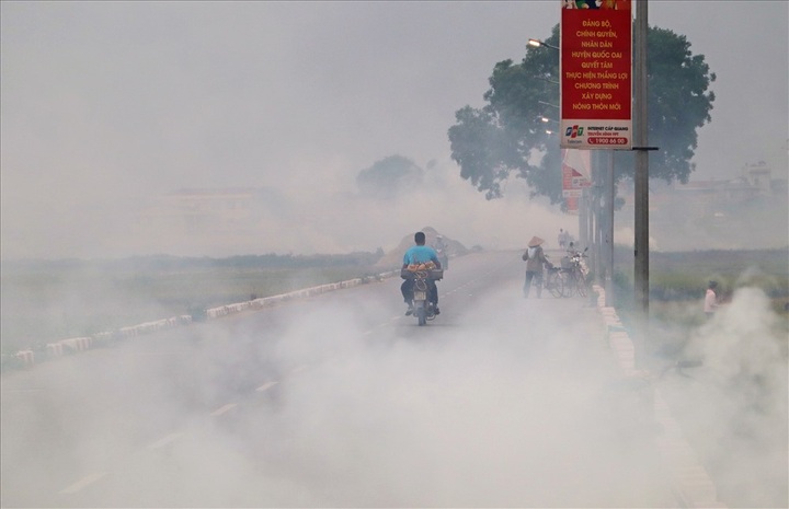 Straw burning worsens Hanoi air pollution - 8 Straw burning worsens Hanoi air pollution - 8