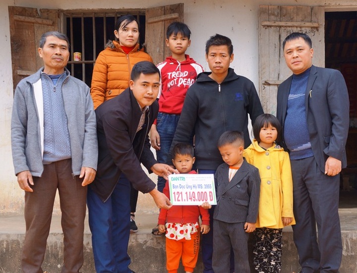 Dantri/DtiNews readers help poor family in Nghe An - 1 Dantri/DtiNews readers help poor family in Nghe An - 1