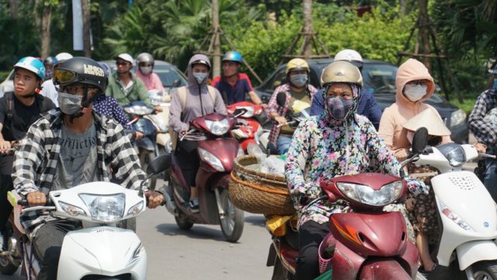 Scorching heat spreads in northern, central regions - 1