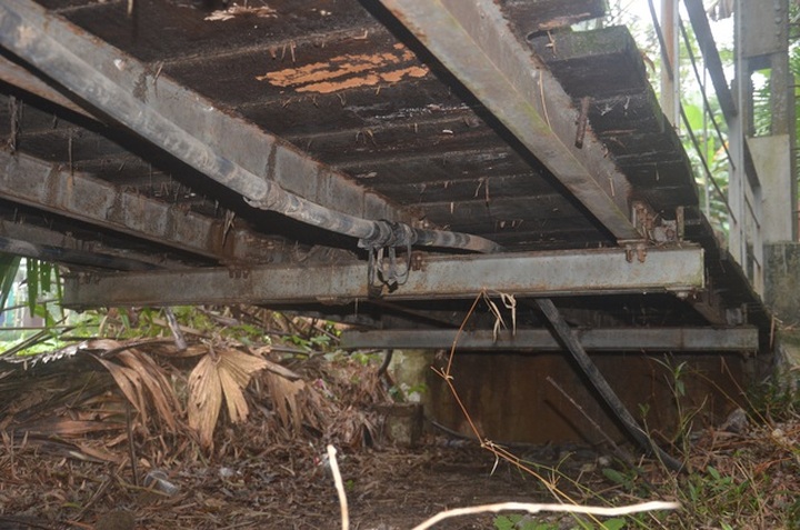 Dilapidated bridges in Quang Binh in need of renovation - 3