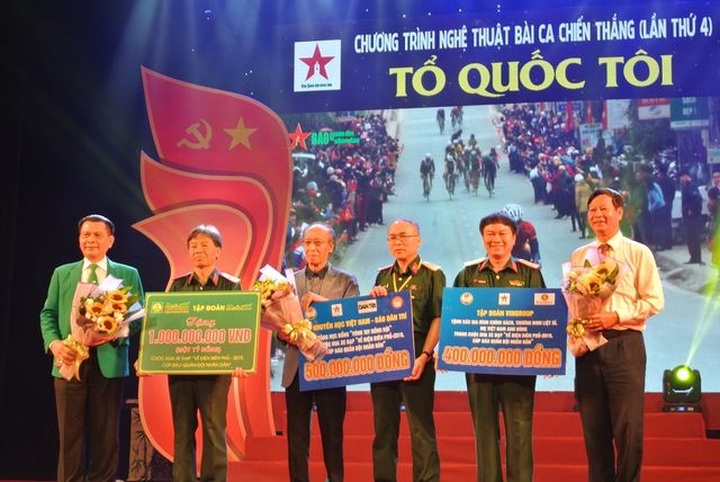 VND500m donated to Dien Bien Phu bicycle race - 1