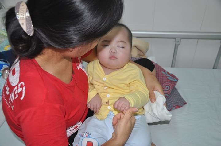 Abandoned baby struggling with treat meningitis needs help - 1 Abandoned baby struggling with treat meningitis needs help - 1