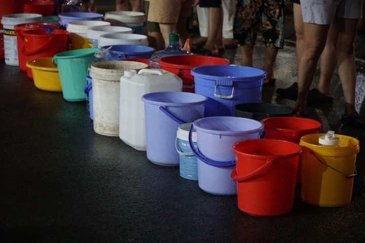 HCM City apartment residents struggle water shortage - 2 HCM City apartment residents struggle water shortage - 2