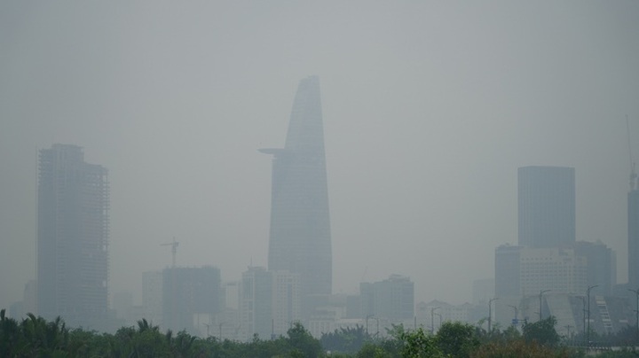 HCM City covered in smog as pollution worsens - 5 HCM City covered in smog as pollution worsens - 5