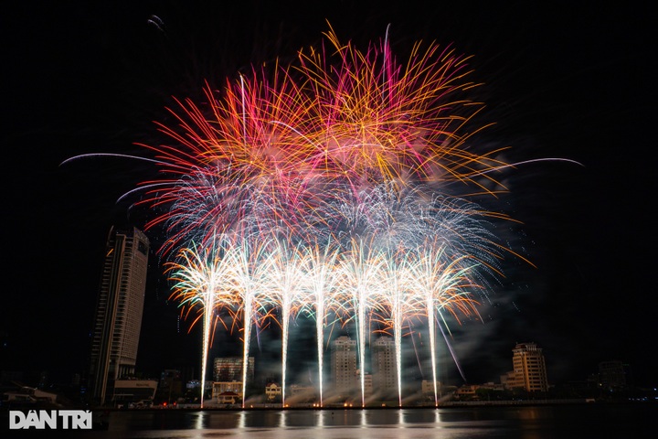 Finland, Vietnam kick off Da Nang firework festival - 9 Finland, Vietnam kick off Da Nang firework festival - 9